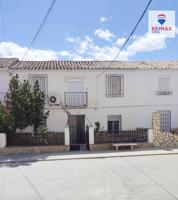 AMPLIA CASA EN LOS LANEROS (CORTES DE BAZA) – GRAN OPORTUNIDAD photo 0