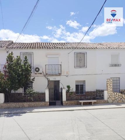 AMPLIA CASA EN LOS LANEROS (CORTES DE BAZA) – GRAN OPORTUNIDAD photo 0
