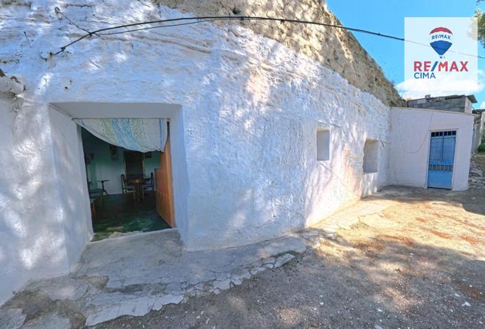 Se vende cueva y terreno en Benamaurel, Granada photo 0