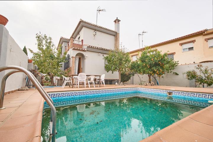 Exclusivo Chalet en Venta en Jun photo 0