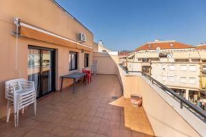 Fantástico y espacioso Ático en venta en el centro de Maracena photo 0