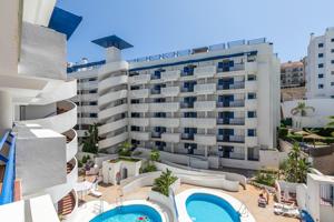 ¡Oportunidad única en Los Patos, Benalmádena! Apartamento junto a la playa con garaje y piscina photo 0