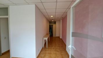Local En venta en Sant Cebrià de Vallalta photo 0