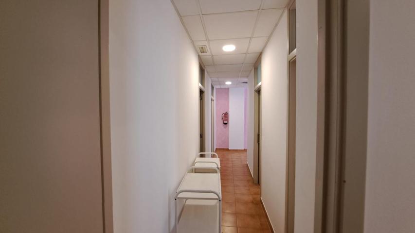 Local En venta en Sant Cebrià de Vallalta photo 0