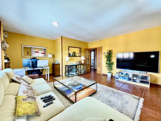 Casa en venta en El Casar photo 0