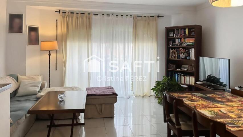 Vivienda en Los Pinos con local comercial de 65m² photo 0