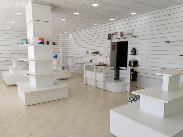 Local En venta en Garrucha photo 0