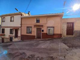 CASA EN LO ALTO DEL PUEBLO CON VISTA ESPECTACULAR. photo 0