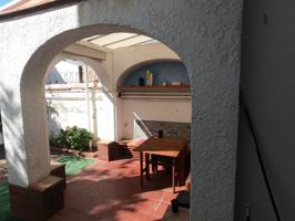 Villa En venta en Mataró photo 0