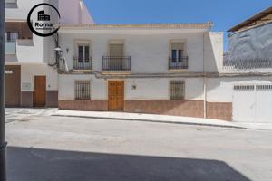 CASA REFORMADA DOS PLANTAS MAS TERRAZA 6 HABITACIONES GARAJE PATIO A 30 MINUTOS DE GRANADA photo 0