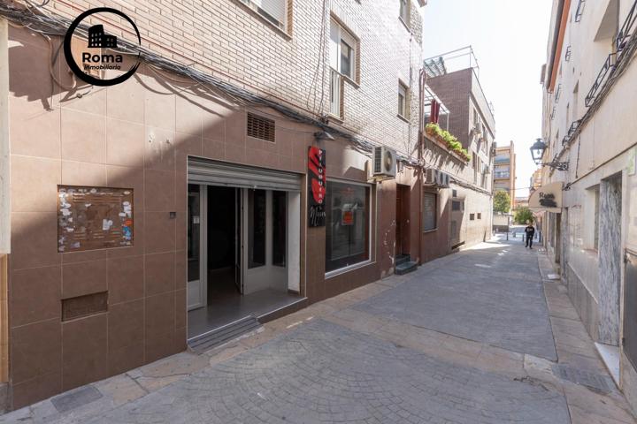 ¡Tu negocio en el corazón de Atarfe! Local comercial en venta con gran escaparate. photo 0