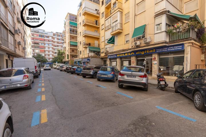 ¡Descubre tu nuevo espacio! Local comercial de 400 m² aprox ,  en Calle Ángel Barrios. photo 0