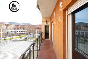 Piso amplio de 4 habitaciones en Doctor Olóriz photo 0