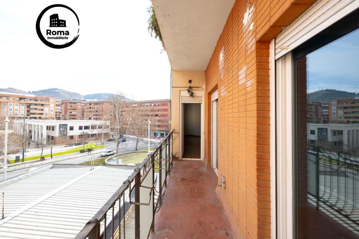 Piso amplio de 4 habitaciones en Doctor Olóriz photo 0
