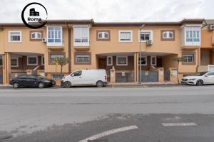 Unifamiliar Pareada En venta en San Cayetano, Churriana De La Vega photo 0