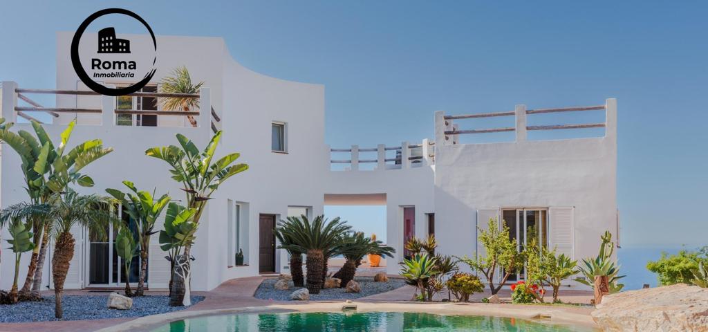 VILLA photo 0