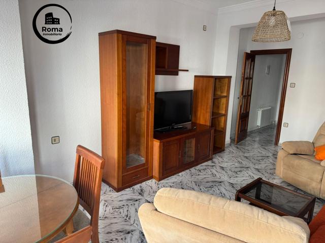 Magnifico piso en alquiler para estudiantes de 4 habitaciones y dos baños muy cerca de la facultad photo 0
