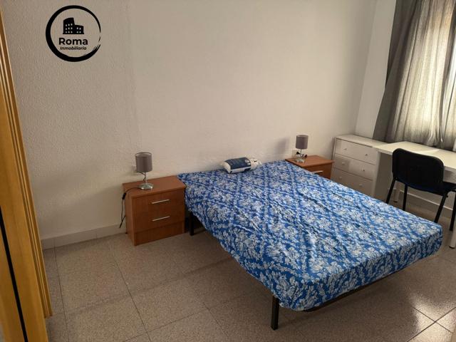 Piso En alquiler en Centro, Granada photo 0