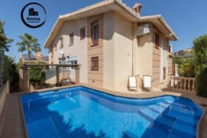 Casa pareada con piscina, en Huétor Vega photo 0