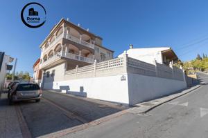 Amplio Pareado en Vega de Granada: Tu Nuevo Hogar Espera por Ti photo 0
