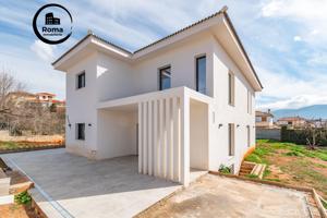 CHALET NUEVA CONSTRUCCIÓN EN OTURA. 5 DORMITORIOS ,3 BAÑOS. photo 0