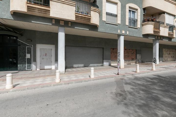 Oportunidad en Atarfe, local de origen de 222m2 photo 0
