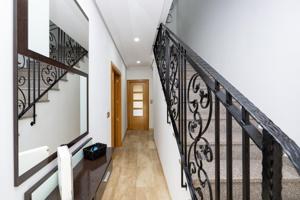 Adosado con piscina, en la mejor zona de Pulianas. photo 0