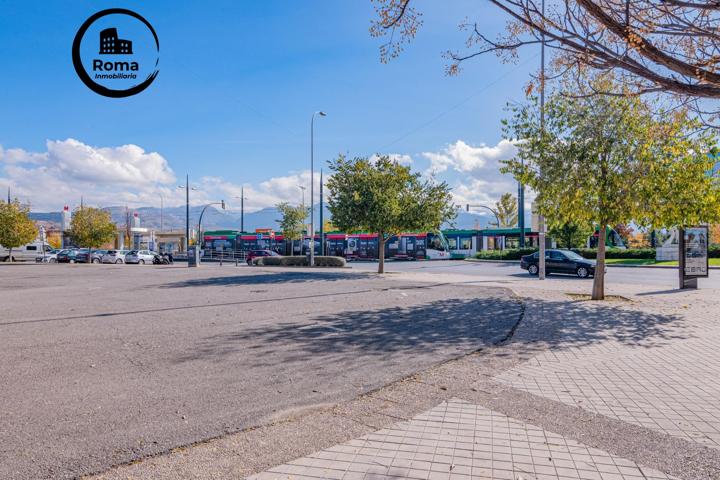 Te presentamos este precioso piso reformado situado en una de las zonas TOP de Granada, frente al Metro photo 0