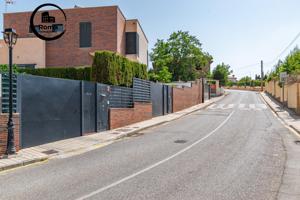 Espectacular chalet en Alhendín – Urbanización El Arenal! photo 0