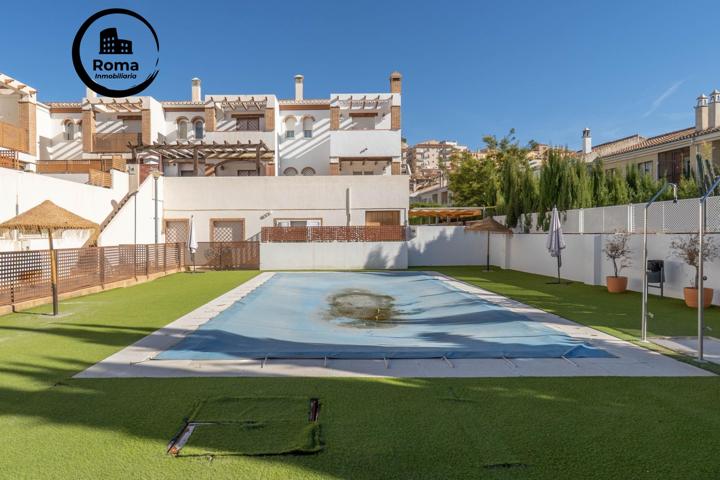 Gran chalet pareado con piscina comunitaria detrás de la Ruta del Veleta photo 0