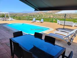 Villa En alquiler en Álora photo 0