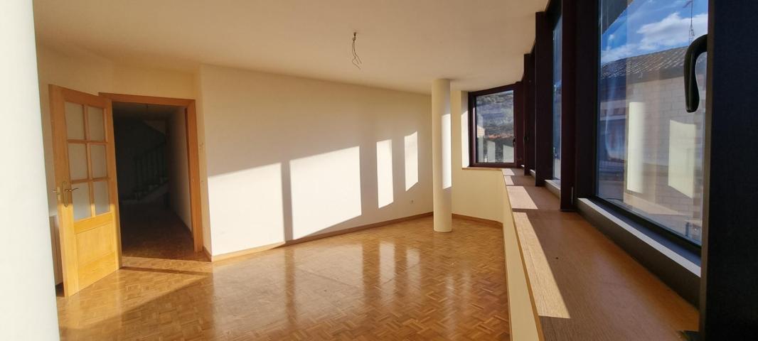Dúplex En venta en Cenicero photo 0
