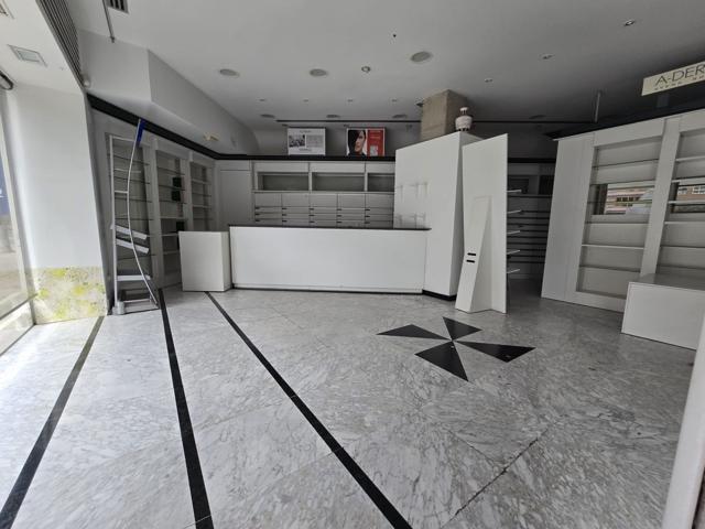 Local En venta en Logroño photo 0