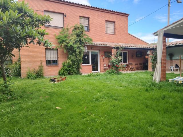 Villa En venta en Zaragoza photo 0