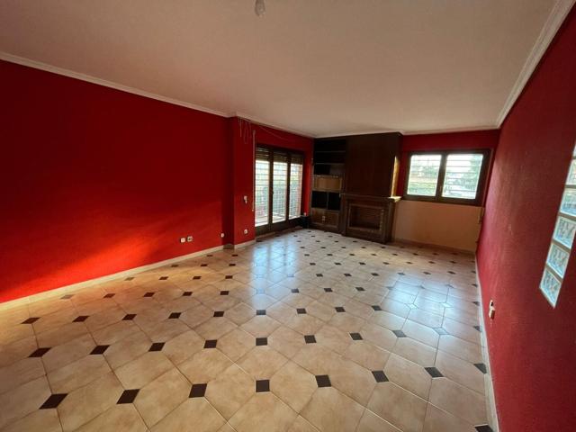 Villa En venta en Utebo photo 0