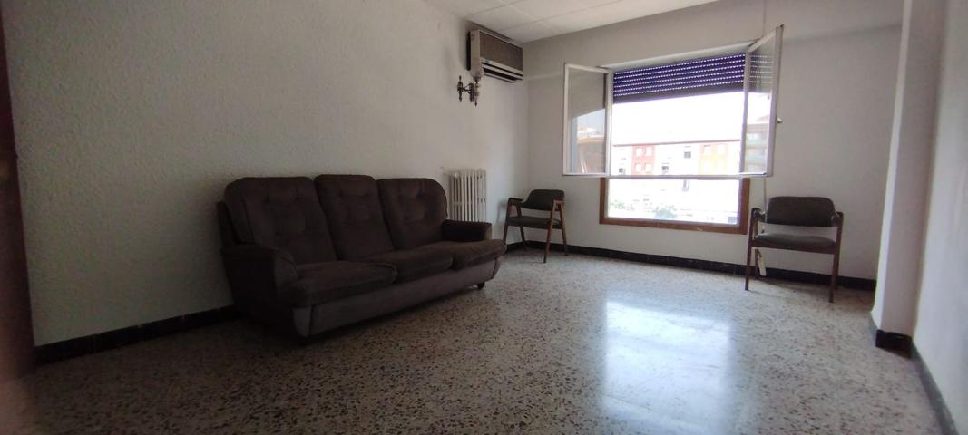 Piso En venta en Zaragoza photo 0