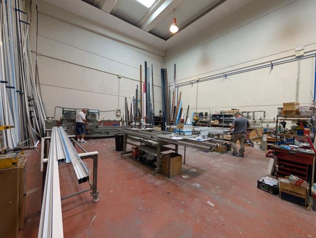 Almacén En venta en Cuarte de Huerva photo 0