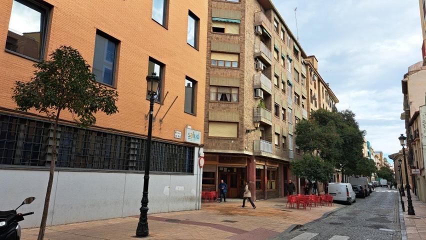 Piso En venta en Zaragoza photo 0
