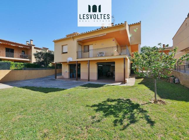 Casa - Chalet en venta en La Bisbal d&#x27;Empordà de 323 m2 photo 0