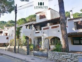 BAIX EMPORDÀ. CASA UNIFAMILIAR DE 162 M2 CON TERRAZA Y JARDÍN DE 186 M2 EN VENTA A PALS. photo 0