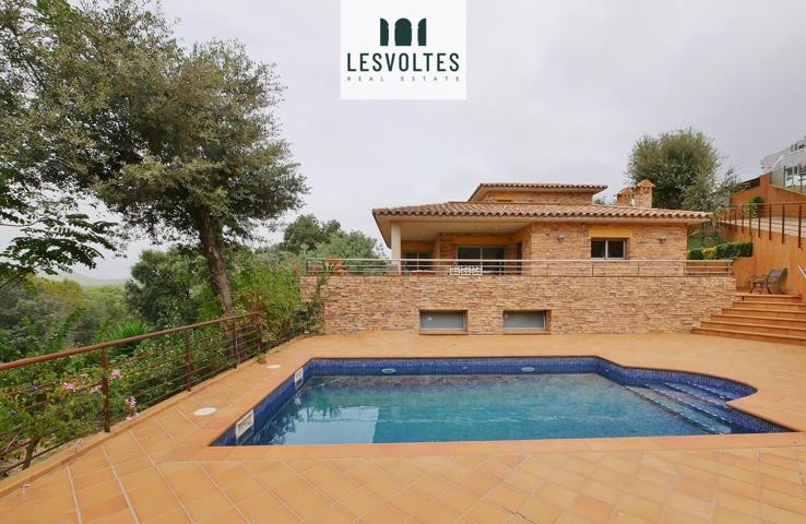 Casa - Chalet en venta en Begur de 373 m2 photo 0