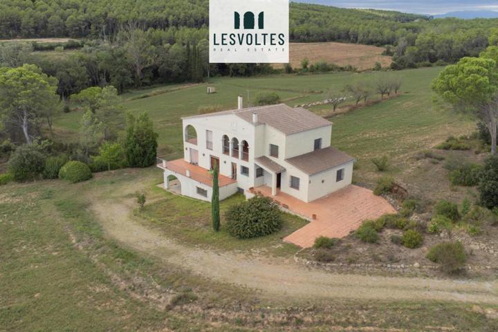 Casa - Chalet en venta en Vilopriu de 400 m2 photo 0