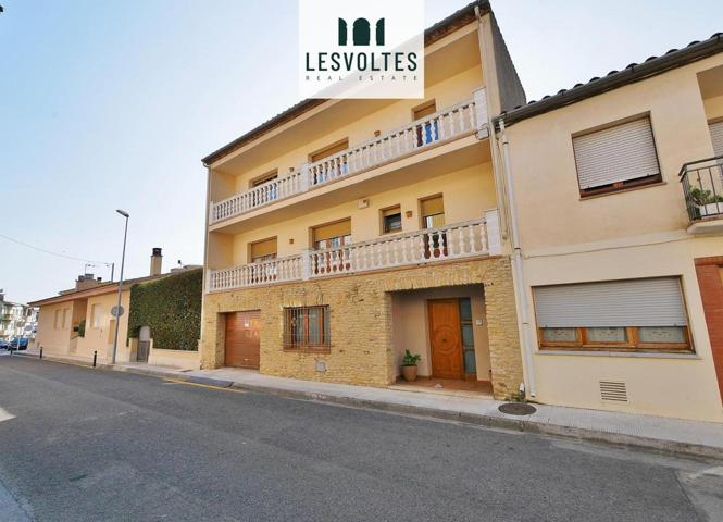 Casa - Chalet en venta en La Bisbal d&#x27;Empordà de 464 m2 photo 0