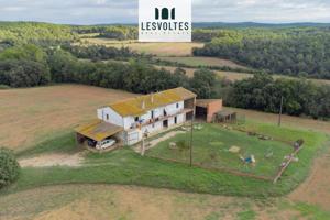 Casa - Chalet en venta en Sant Jordi Desvalls de 370 m2 photo 0