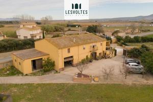 Casa - Chalet en venta en Verges de 695 m2 photo 0