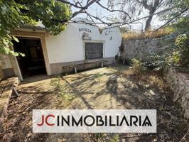 Preciosa bodega con terreno de 1467m2 en la zona de bodegas de Valoria la Buena. photo 0