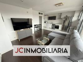 Precioso ático con terraza y garaje en la calle Panaderos. photo 0