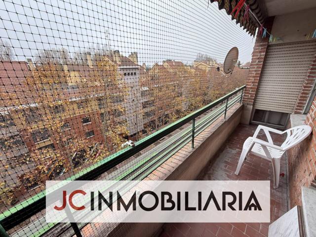 Estupendo piso con terraza en el Paseo Juan Carlos I photo 0