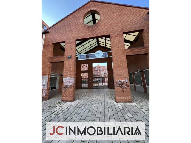 Amplio piso muy luminoso y con garaje, en la calle Amadeo Arias, en el barrio de Parquesol. photo 0