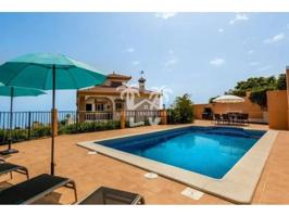CHALET DE 4 DORMITORIOS+ 2 APARTAMENTOS DE 2 DORMITORIOS, PISCINA PRIVADA- BENAJARAFE- VELEZ MALAGA photo 0
